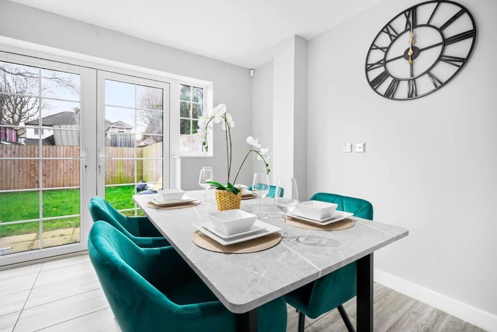 Stunning Modern Home In Бірмінгем Екстер'єр фото